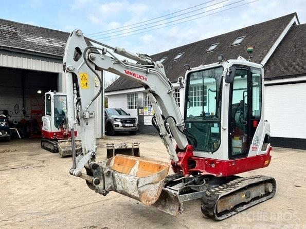 Miniexcavator - Takeuchi TB 225