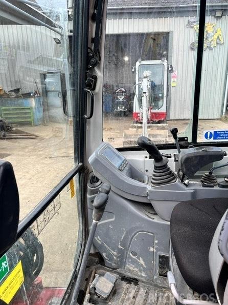 Miniexcavator - Takeuchi TB 225