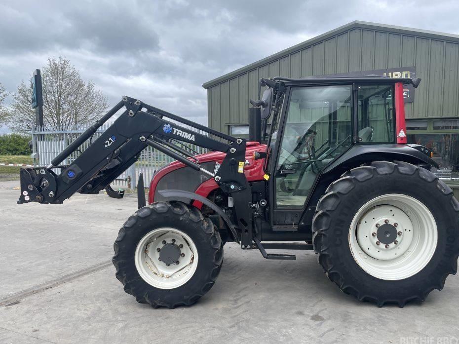 Tractor - Valtra A 83