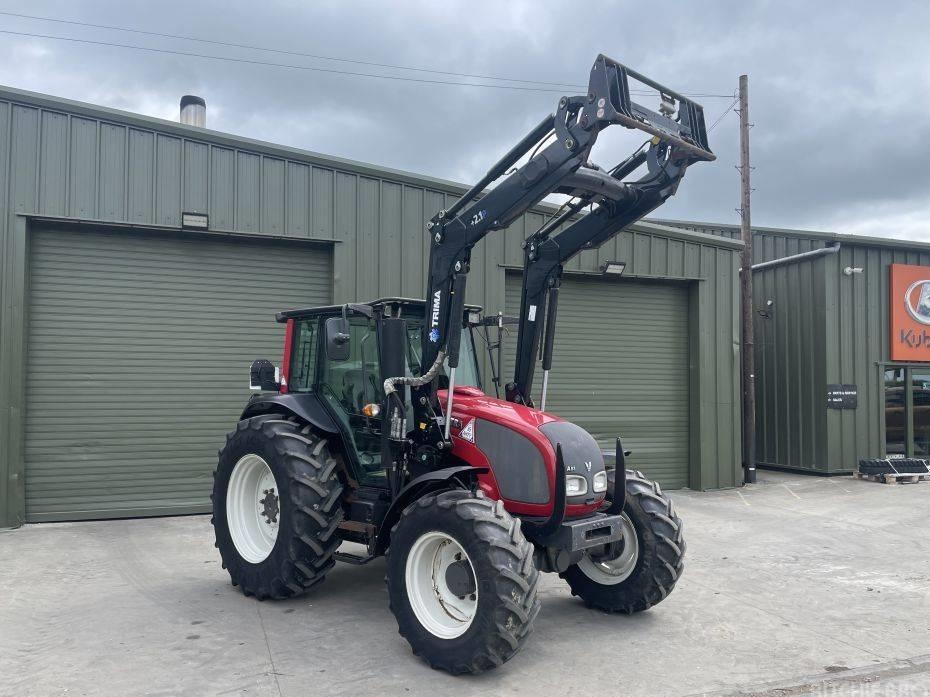 Tractor - Valtra A 83