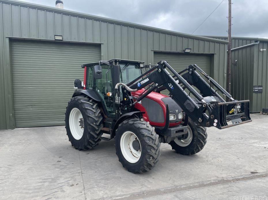 Tractor - Valtra A 83