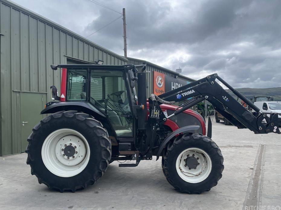 Tractor - Valtra A 83