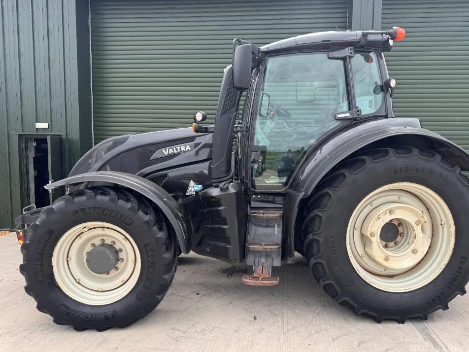 Tractor - Valtra T 174