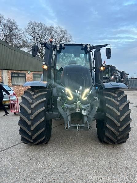 Tractor - Valtra T 235 D