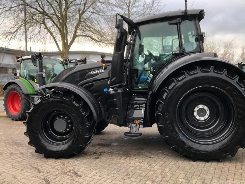 Tractor - Valtra T235V